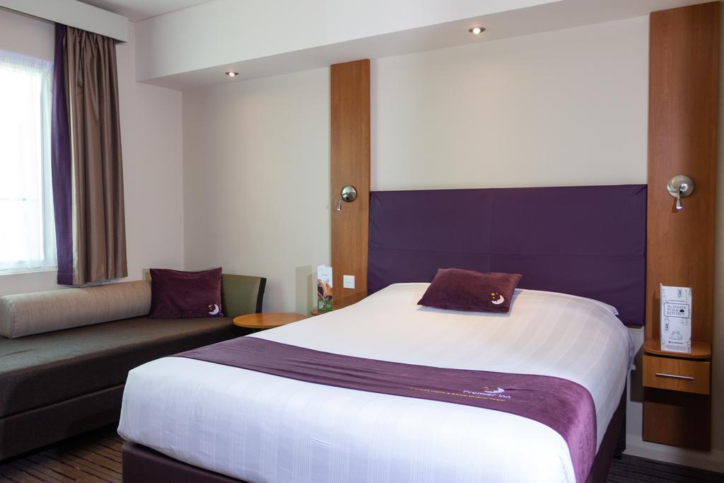 Foto Premier Inn Caital Gate King bed room
